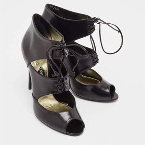 Authentic Tom Ford Elegant Black leather High Heeled sandal booties size 40 EUC!